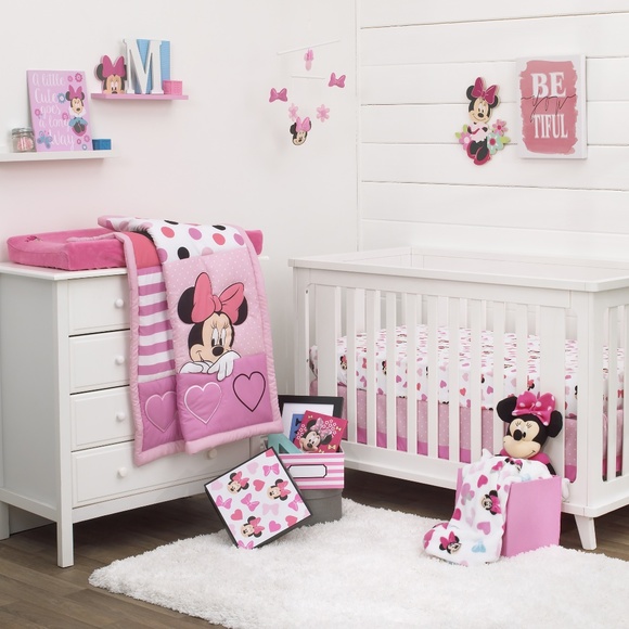 Minnie Mouse Loves Dots Crib Bedding Set